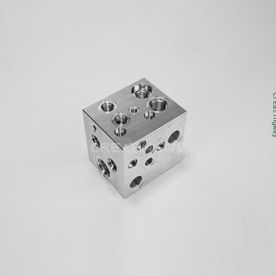 Guter Preis Kundenspezifische 5-Achsen-Bearbeitungszentren bieten Präzisions-OEM-Teile aus mehreren Materialien Online